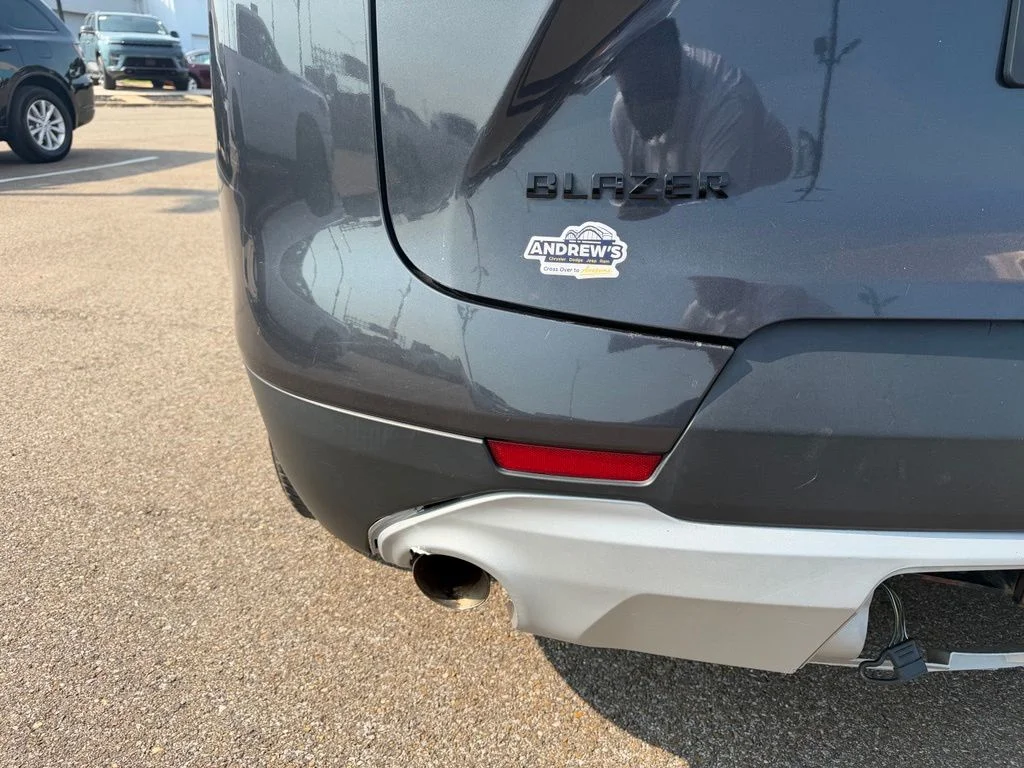 Used 2022 Gray Chevrolet LT image 5