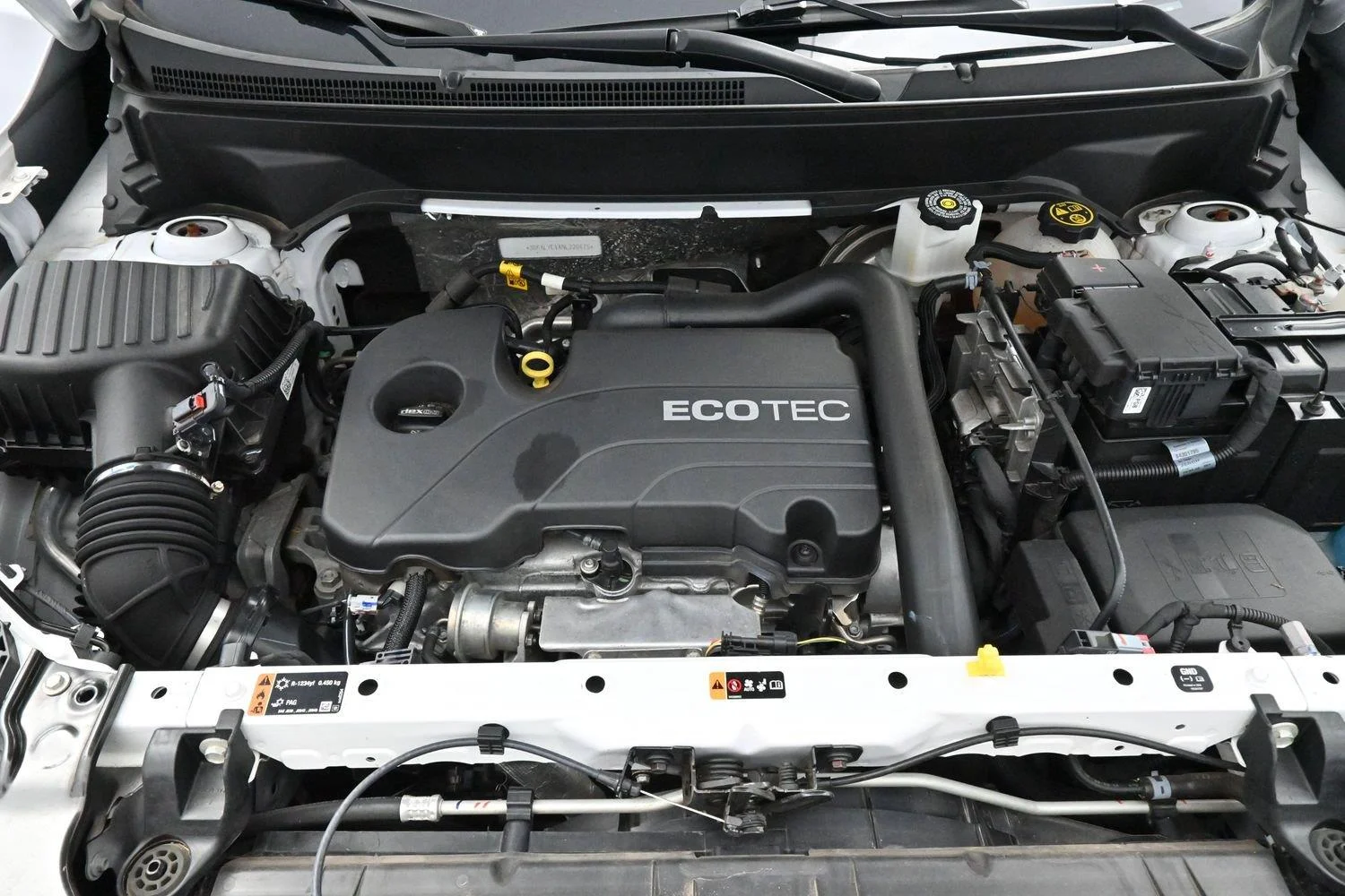 Used 2022 Summit White GMC AT4 image 42