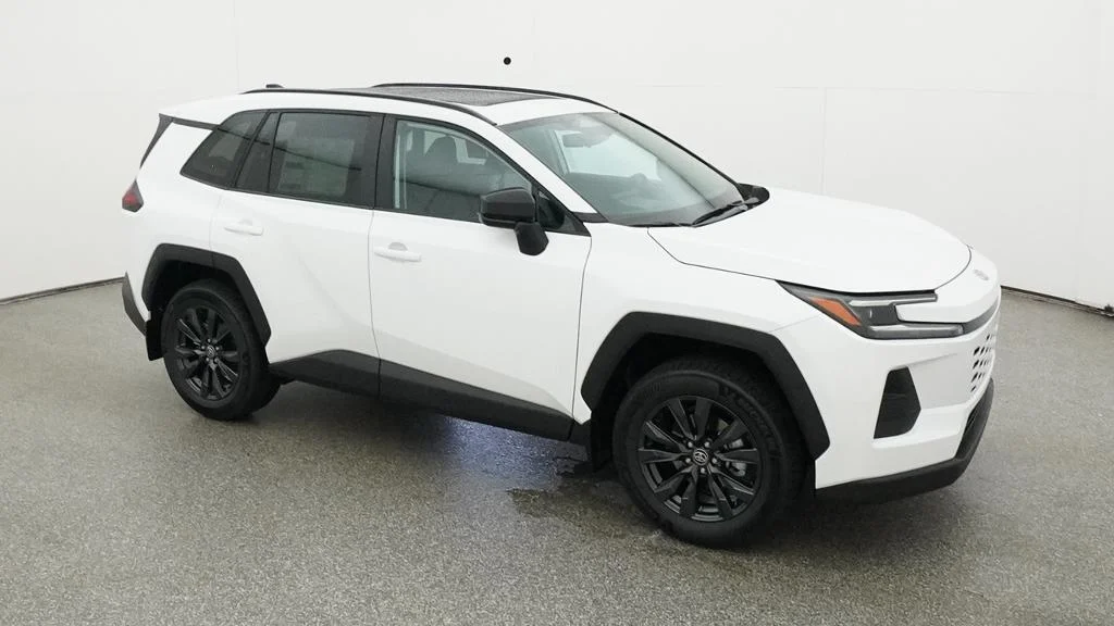 New 2026 Ice Cap Toyota XLE Premium image 12