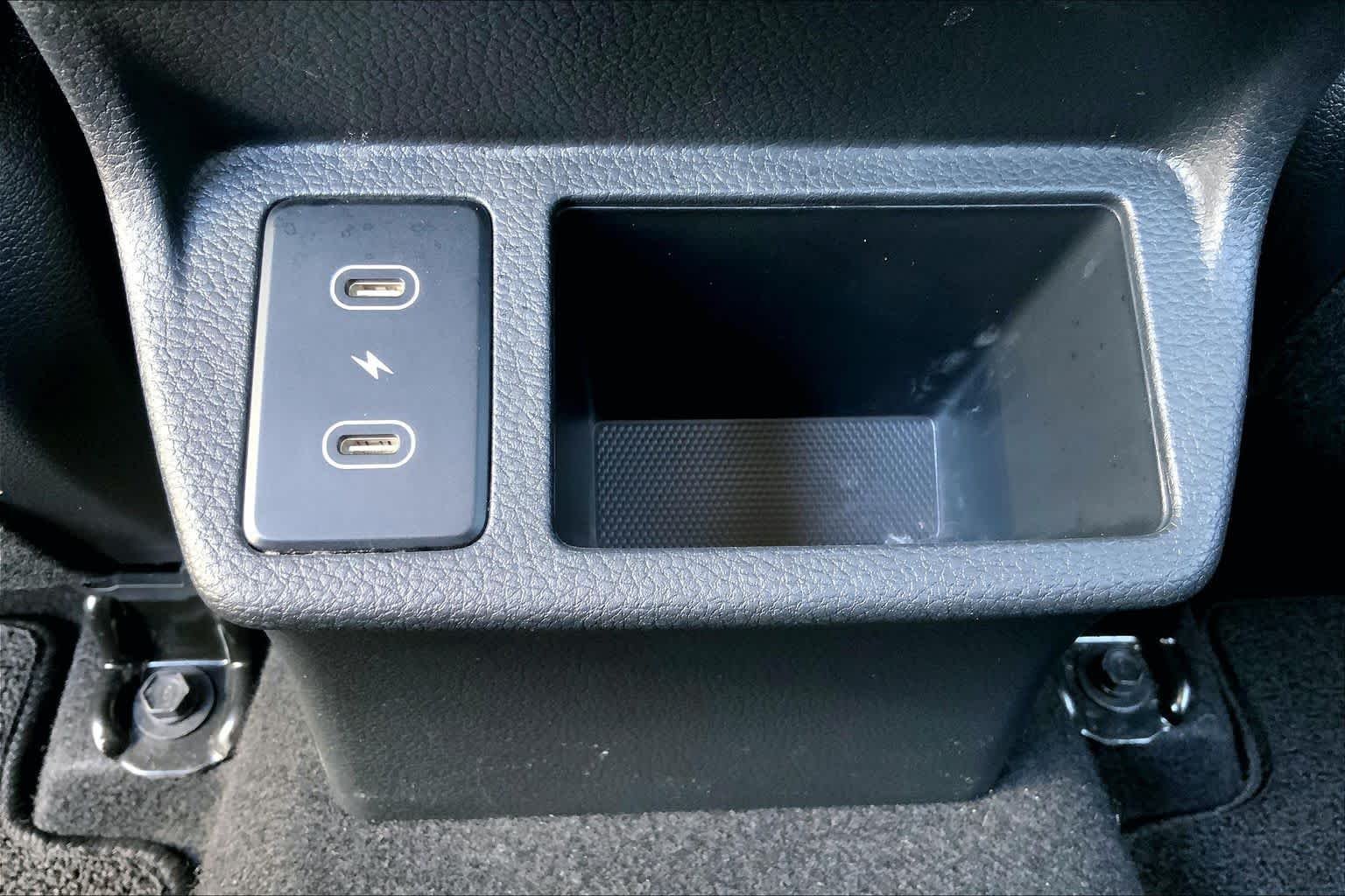 Used 2024 Snow White Pearl Kia X-Line image 36