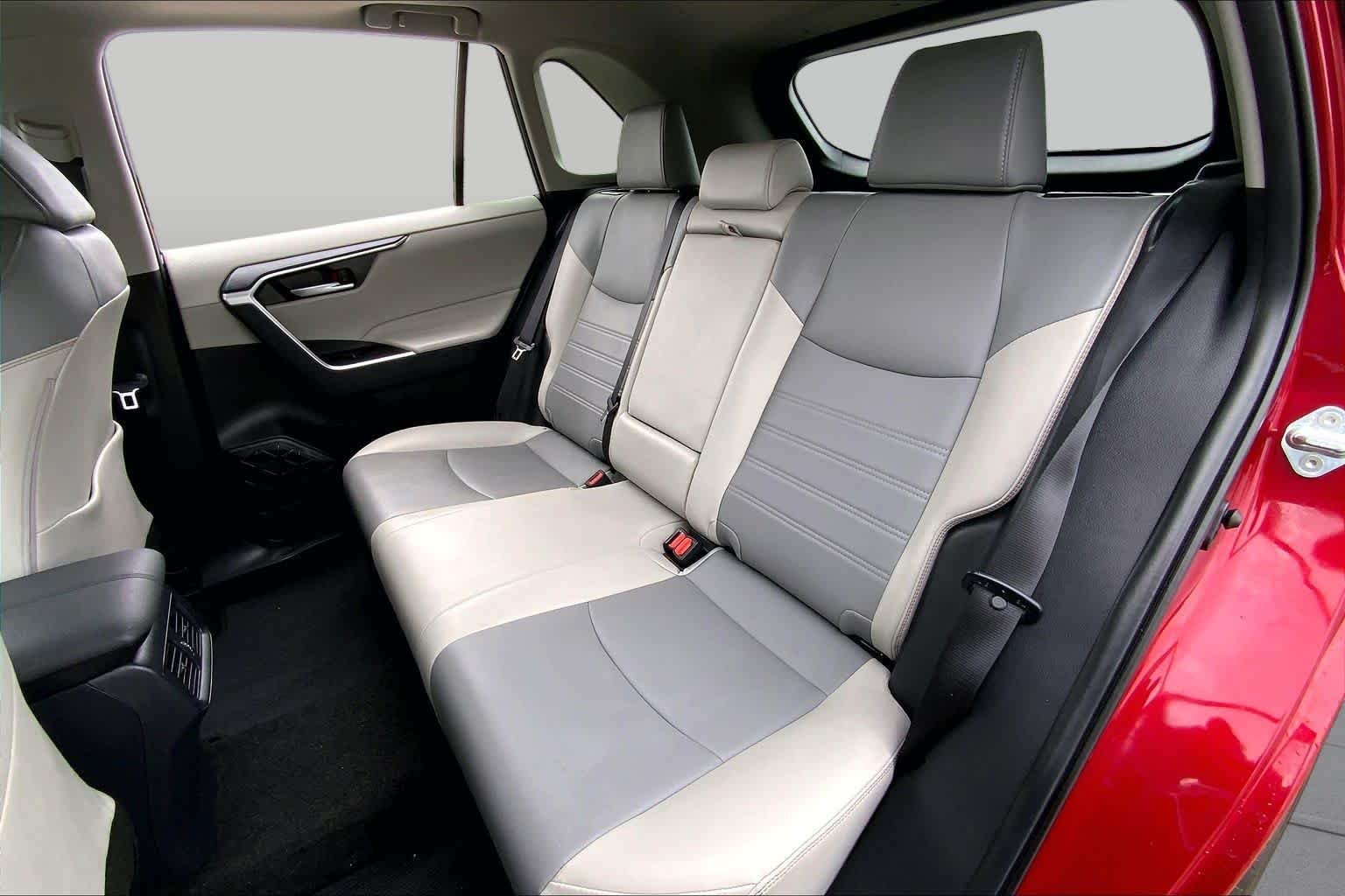 Used 2024 Ruby Flare Pearl Toyota XLE Premium image 20