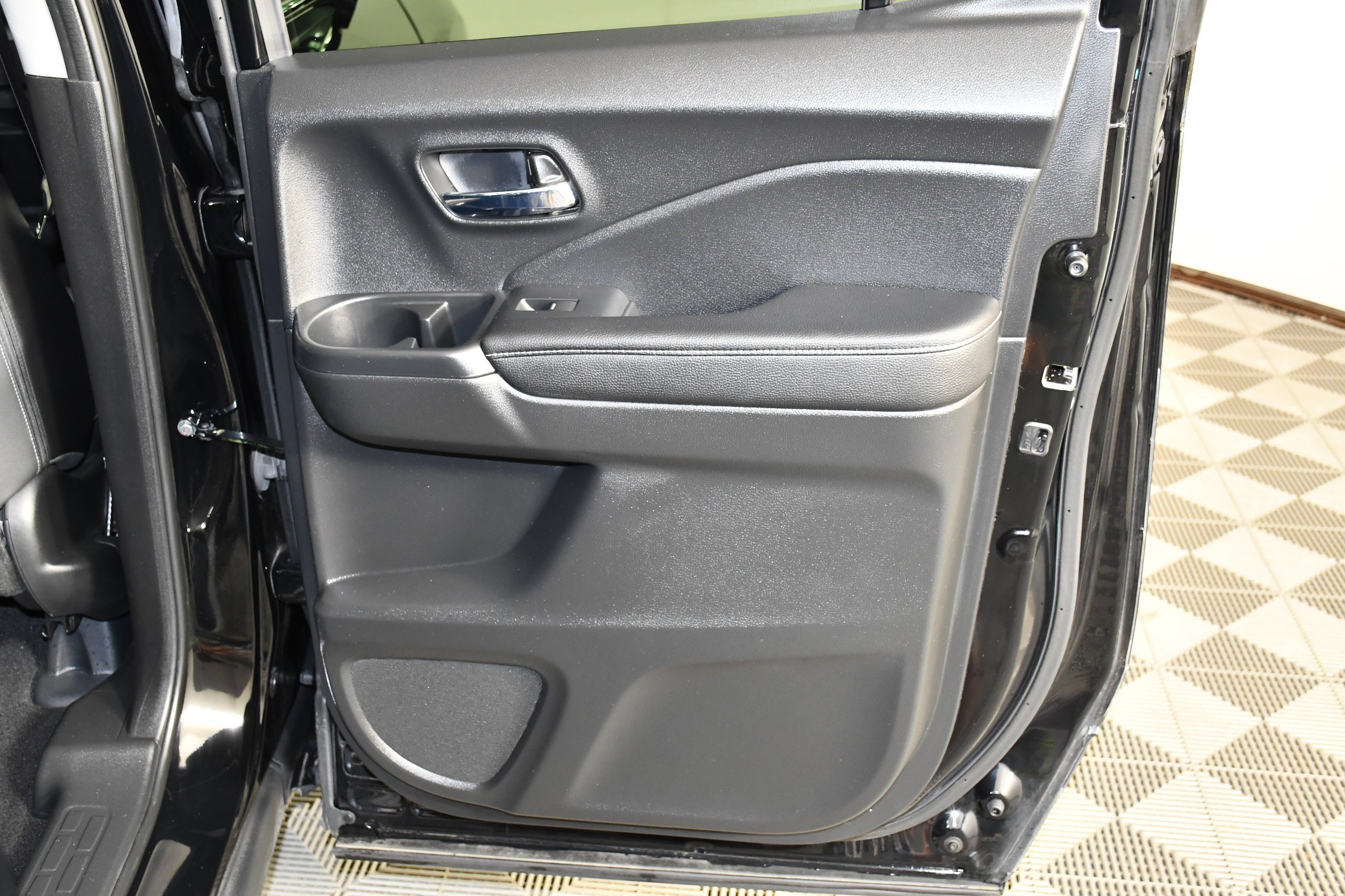 Certified Used 2024 Crystal Black Pearl Honda AWD RTL image 33