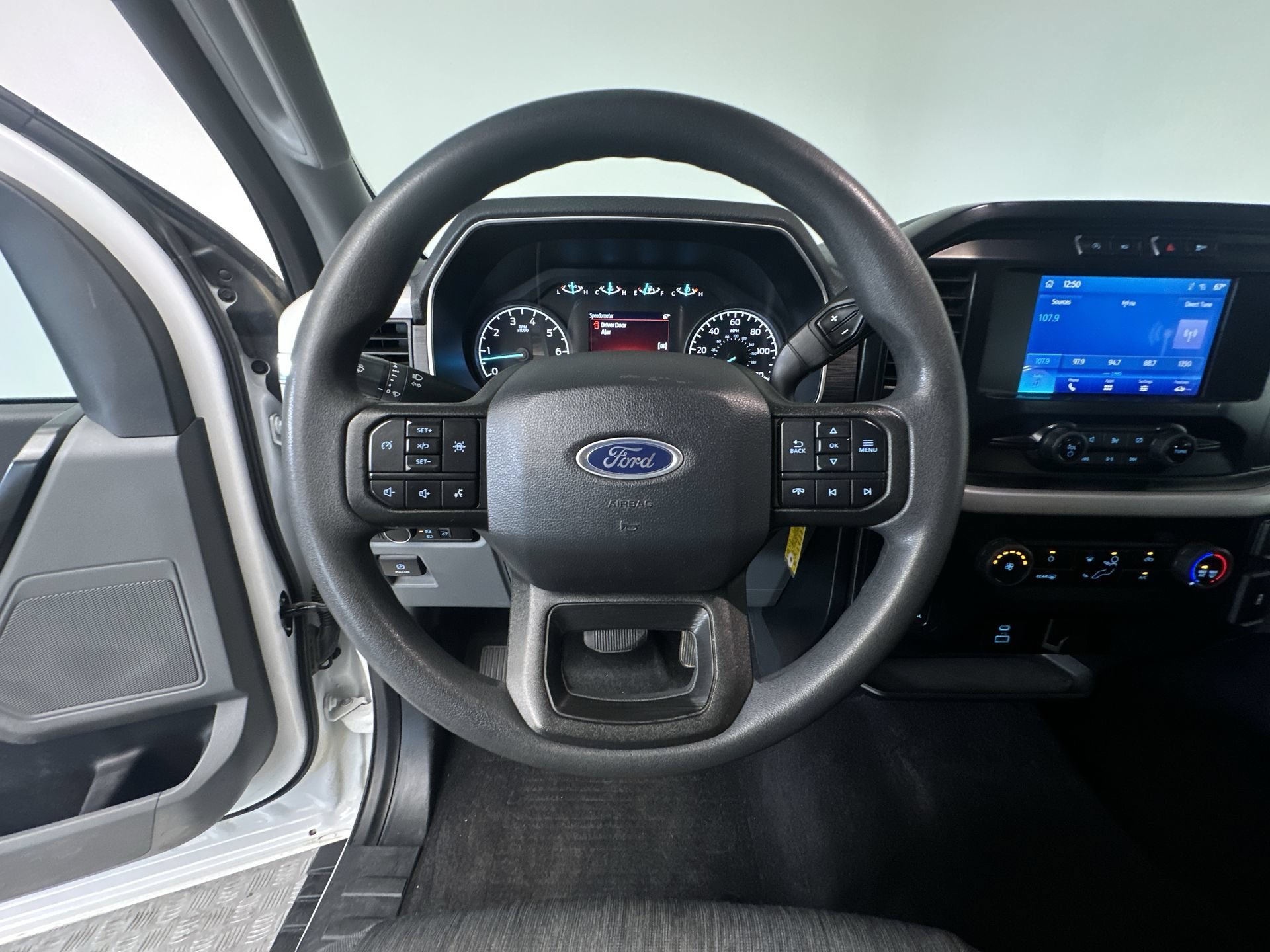 Used 2023 Oxford White Ford XL image 16