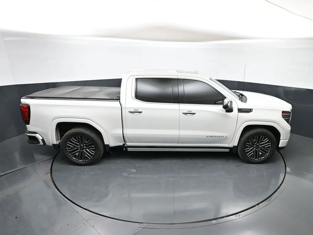 Used 2022 White GMC Denali Ultimate image 41
