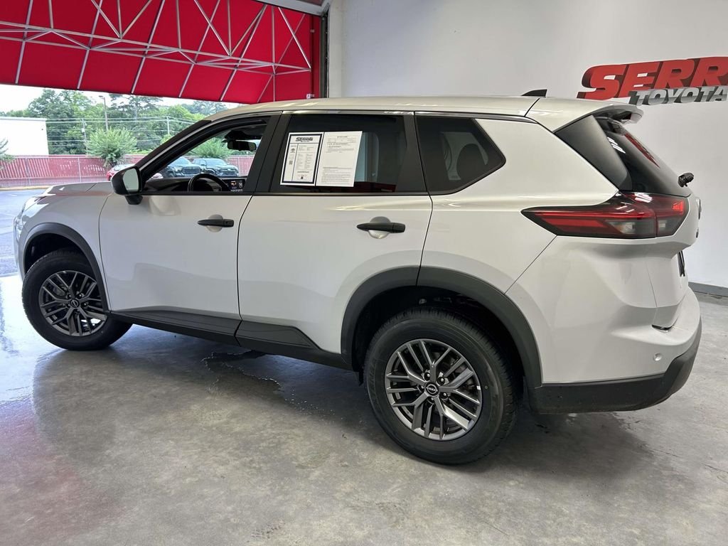 Used 2024 Silver Nissan S image 6