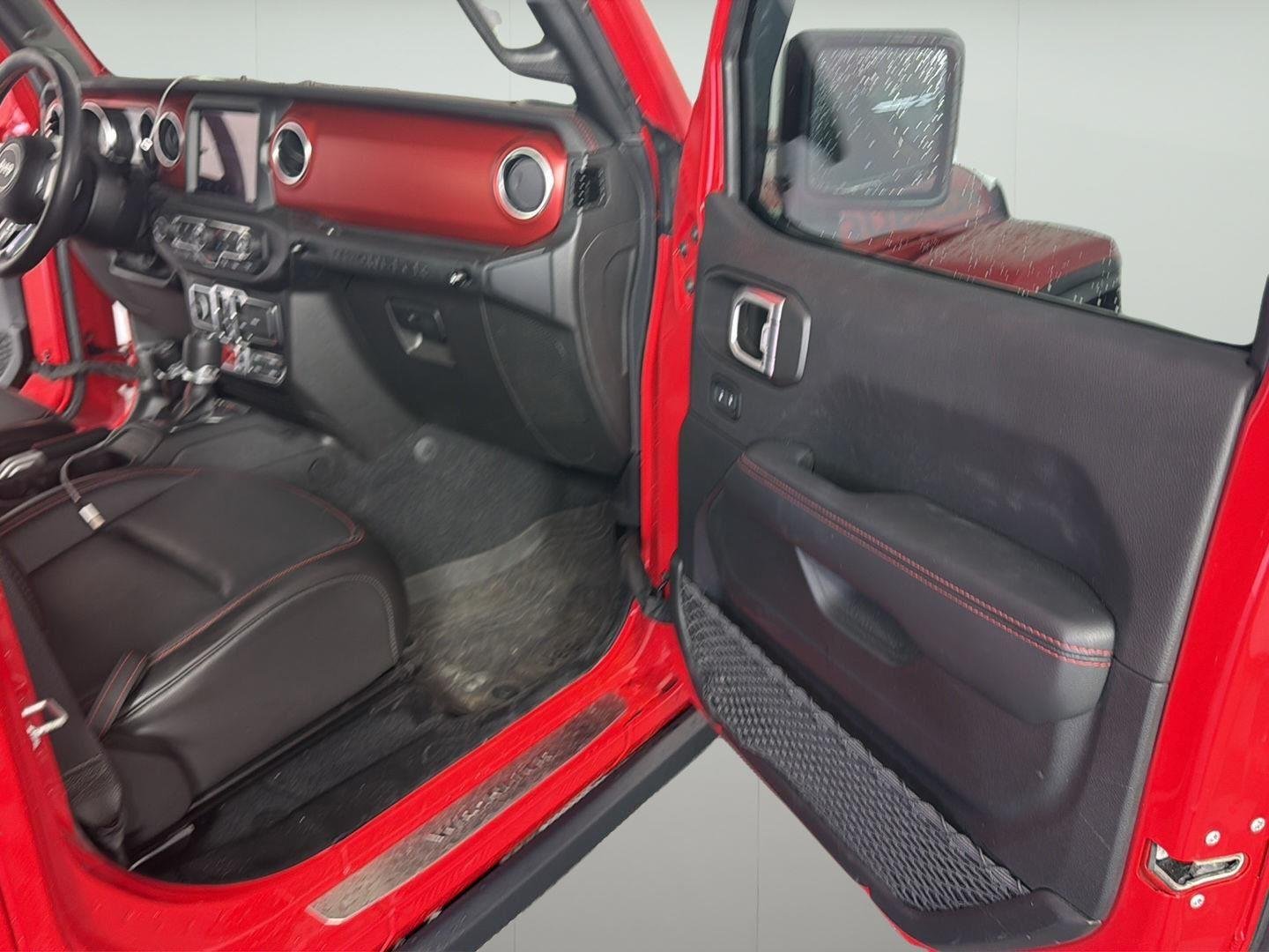 Used 2022 Firecracker Red Clearcoat Jeep Unlimited Rubicon image 17