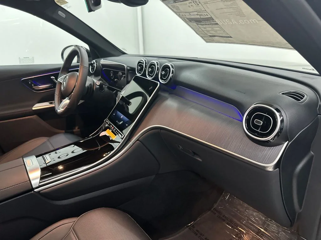 New 2027 Black Mercedes-Benz GLC 300 image 24