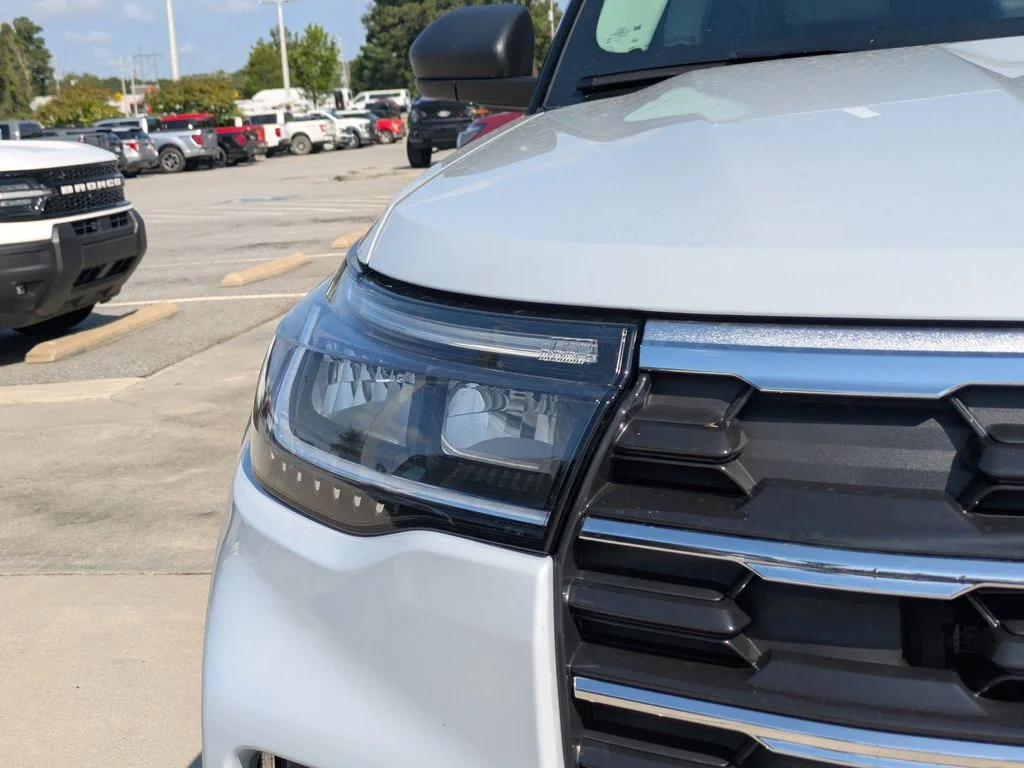 New 2026 Space White Metallic Ford Active image 9