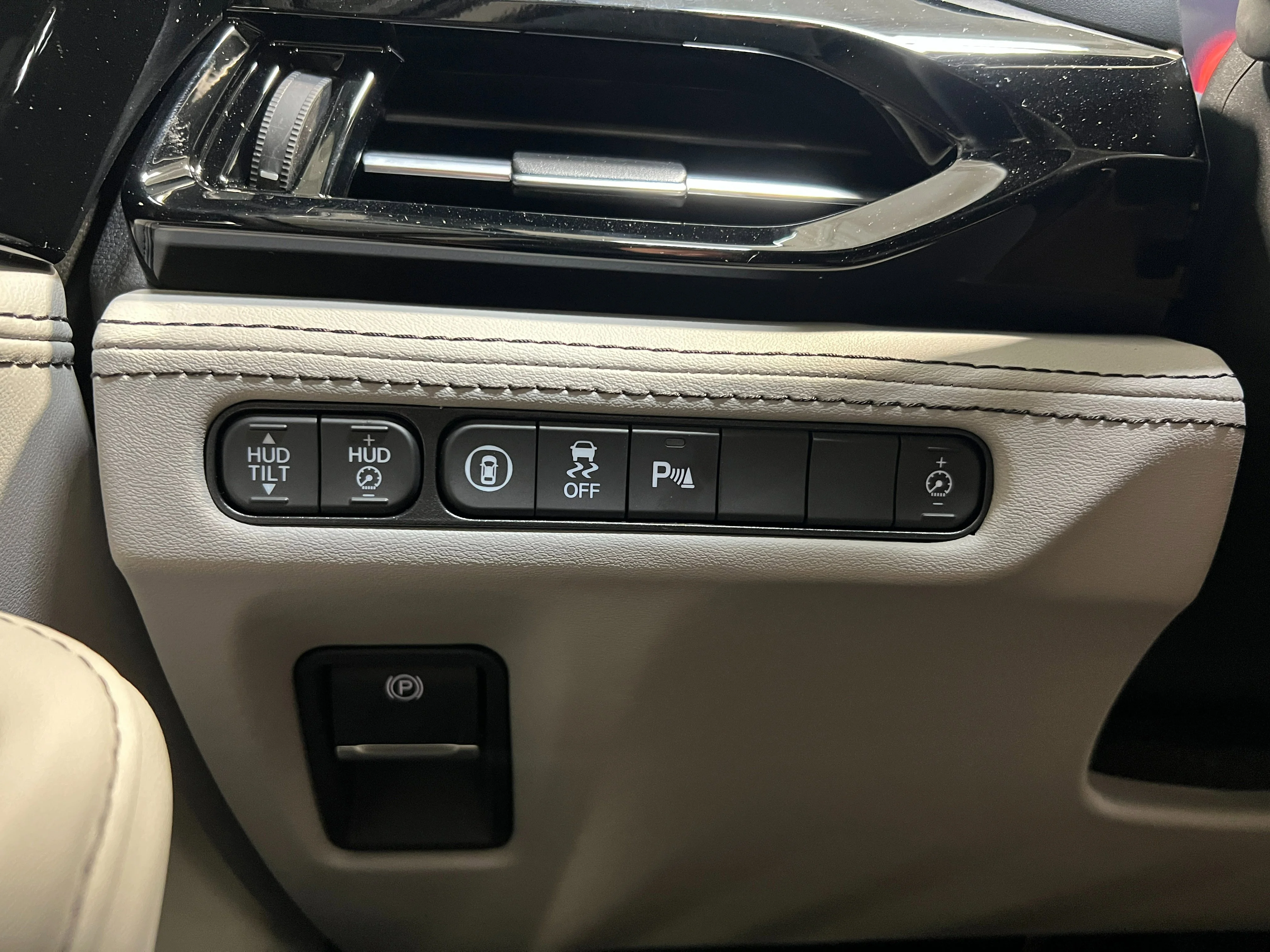 New 2026 Solar Silver Metallic Acura w/Advance Package image 16