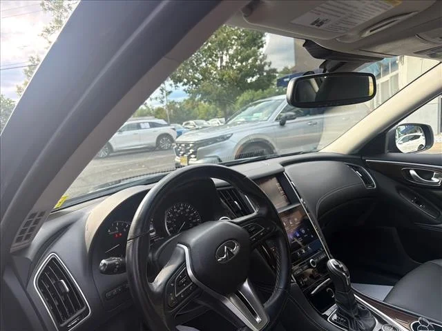 Used 2019 Black Obsidian (kh3) INFINITI 3.0T Luxe image 3