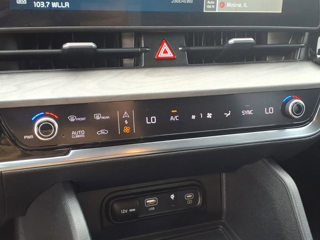 Used 2023 Blue Kia X-Line image 17