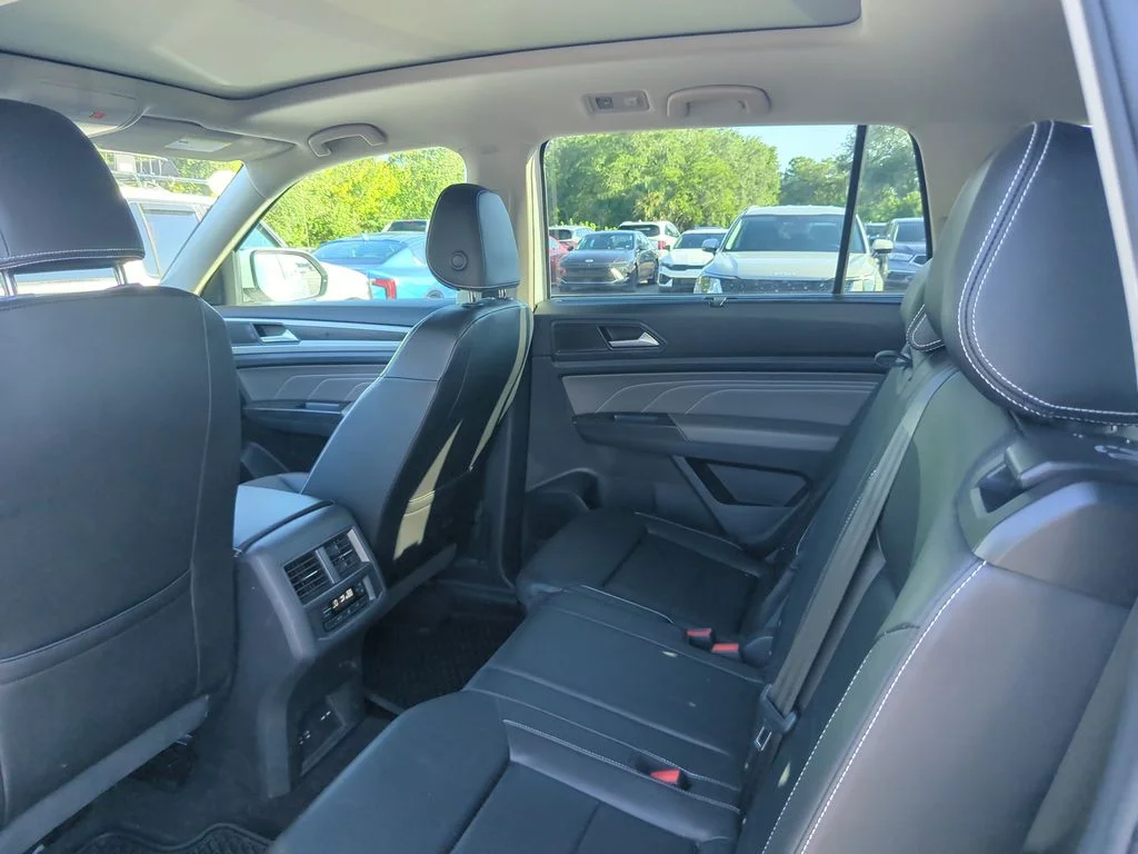 Used 2023 White Volkswagen 3.6L V6 SE w/Technology image 7