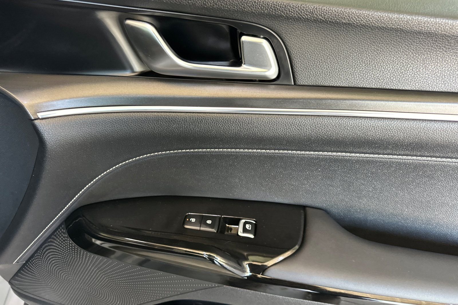 Used 2026 Gray Kia GT-Line image 18