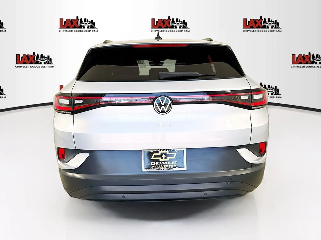 Used 2021 Silver Volkswagen Pro S image 6