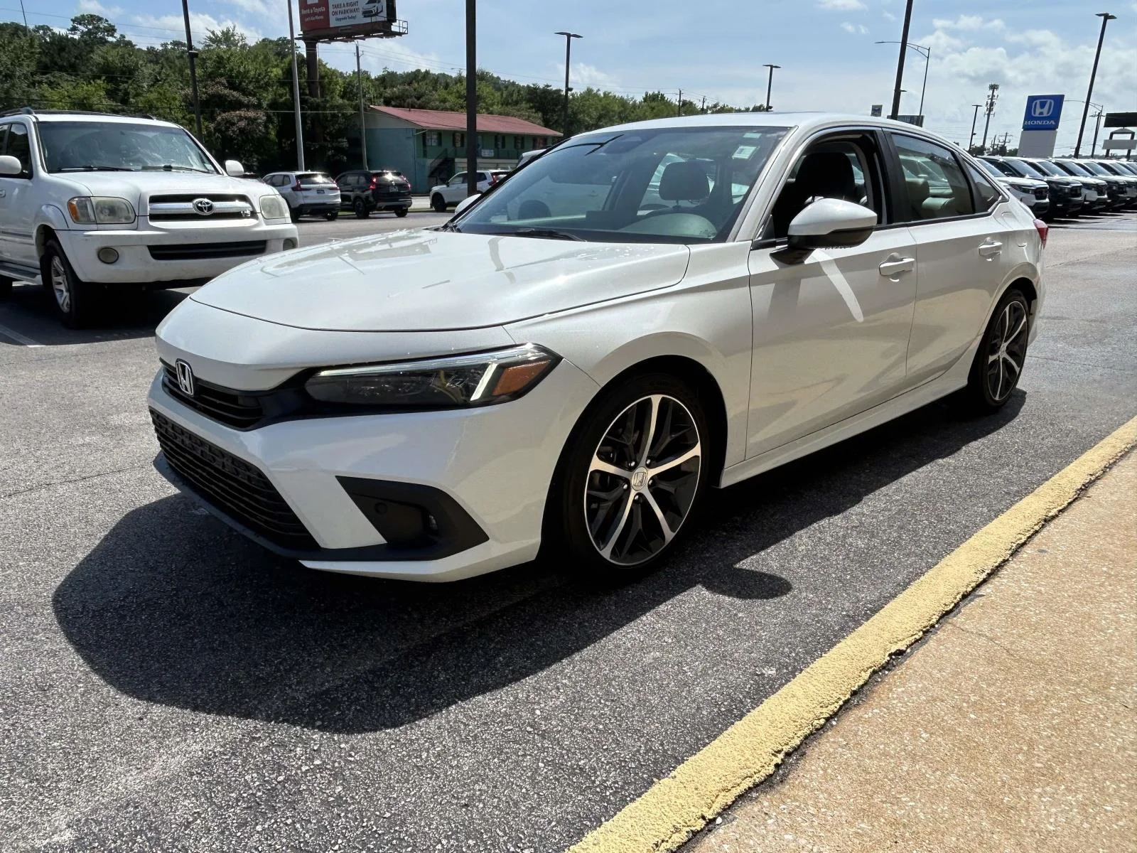 Used 2024 White Honda Touring CVT image 4