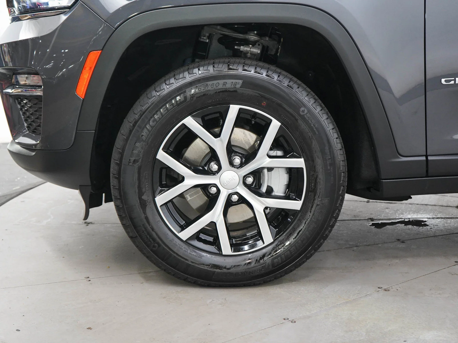 Used 2025 Baltic Gray Metallic Clearcoat Jeep Limited image 29