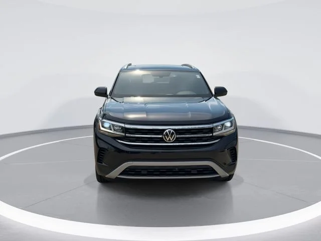 Used 2021 Black Volkswagen 3.6L V6 SE w/Technology image 4