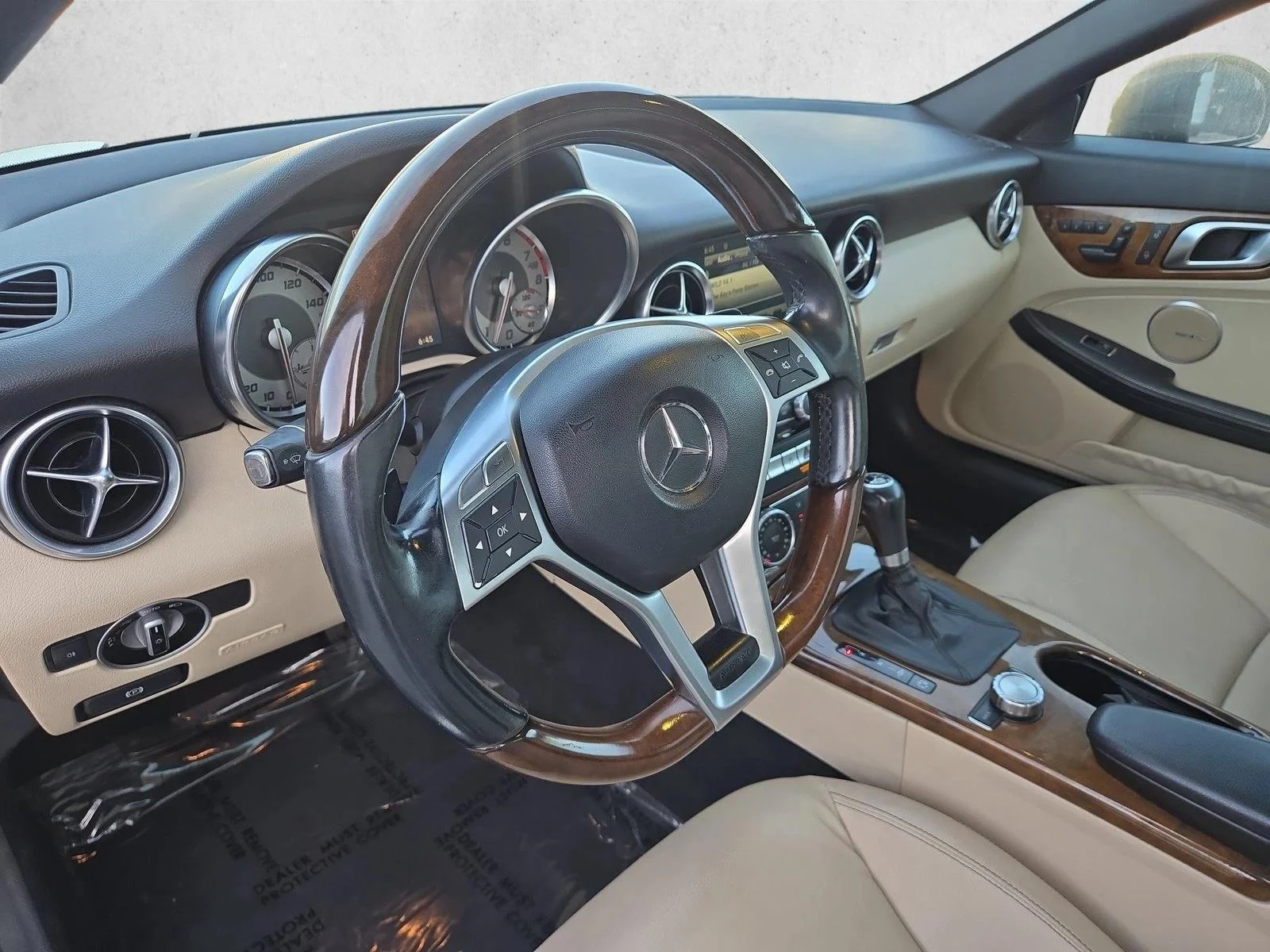Used 2014 Black Mercedes-Benz SLK 250 image 10