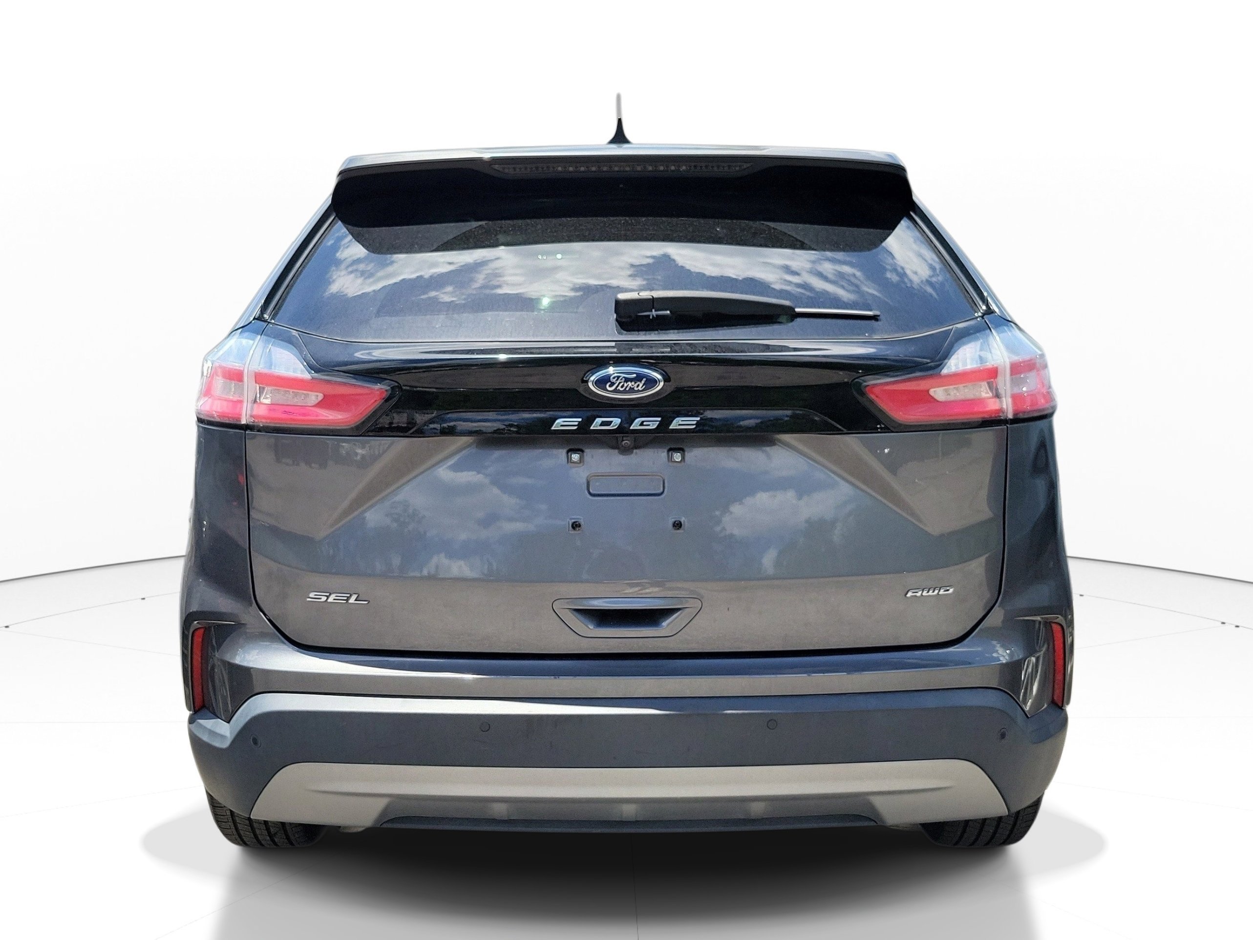 Used 2023 Gray Metallic Ford SEL image 3