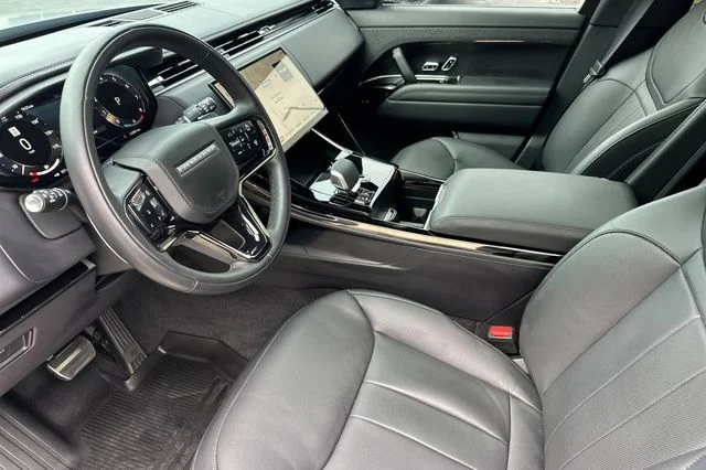 Used 2025 Gray Land Rover Dynamic SE image 9