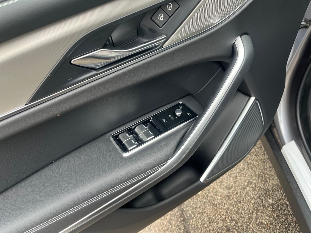 New 2026 Eiger Grey Jaguar P250 R-Dynamic S image 11