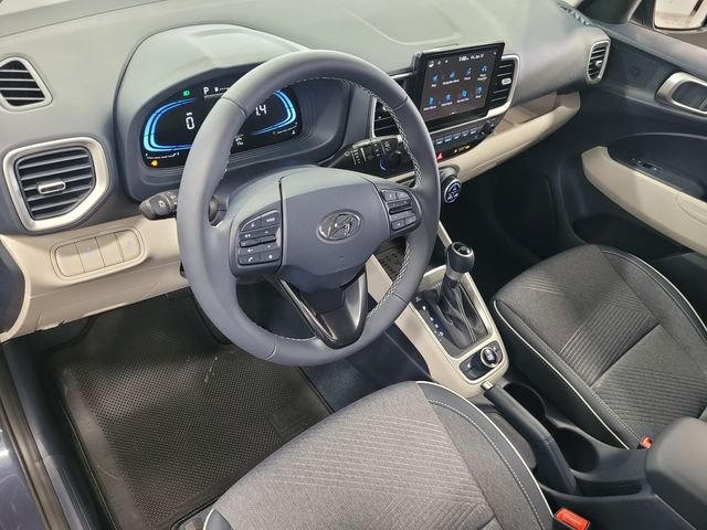 2025 Hyundai Venue Limited - Photo 14