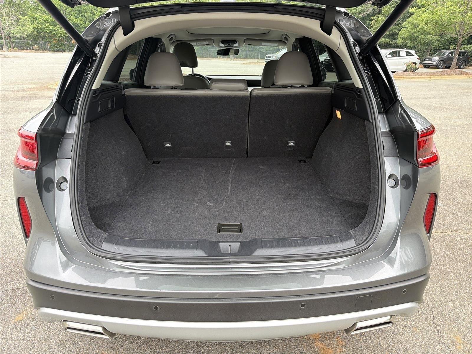 Used 2024 Graphite Shadow INFINITI LUXE image 31