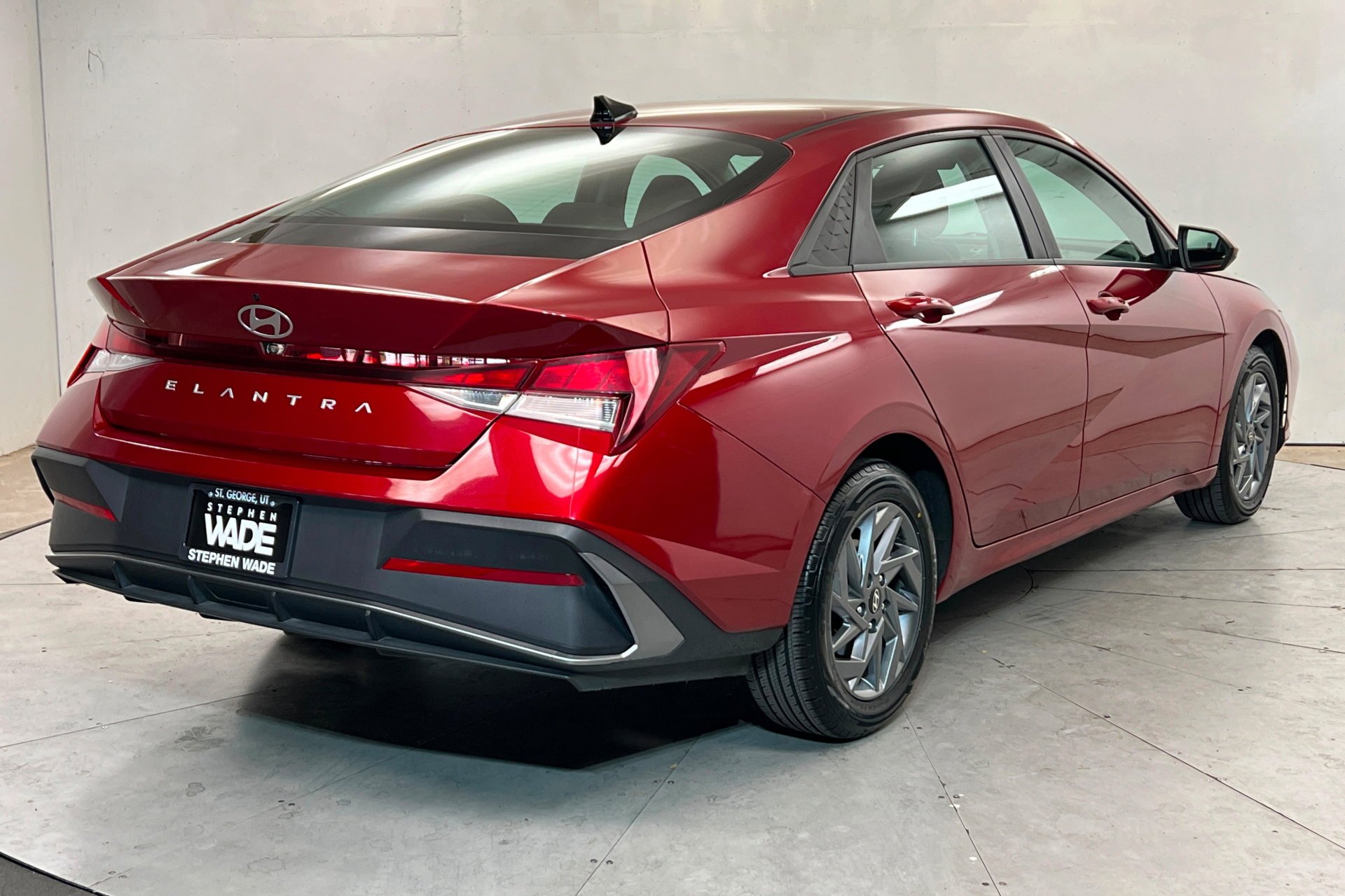Used 2024 Ultimate Red Hyundai SEL image 6