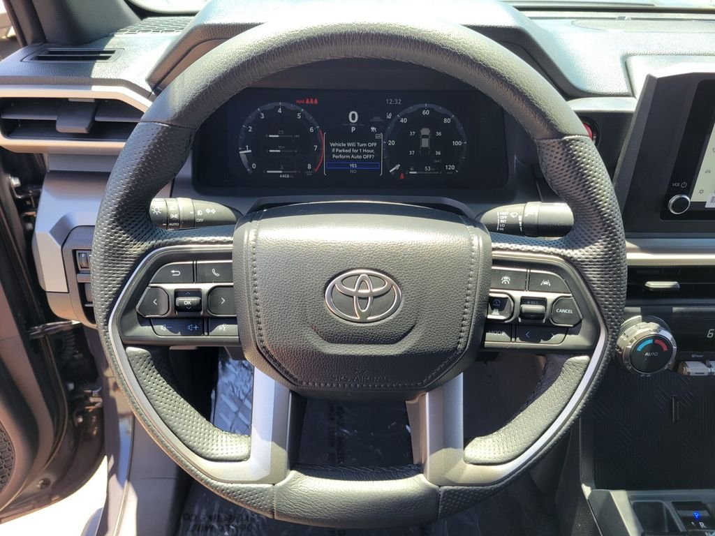 Used 2025  Toyota  image 19