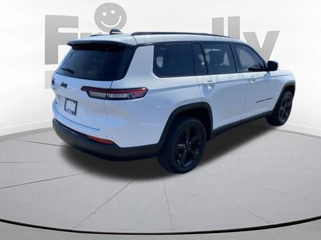 Used 2025 White Jeep Altitude X image 5