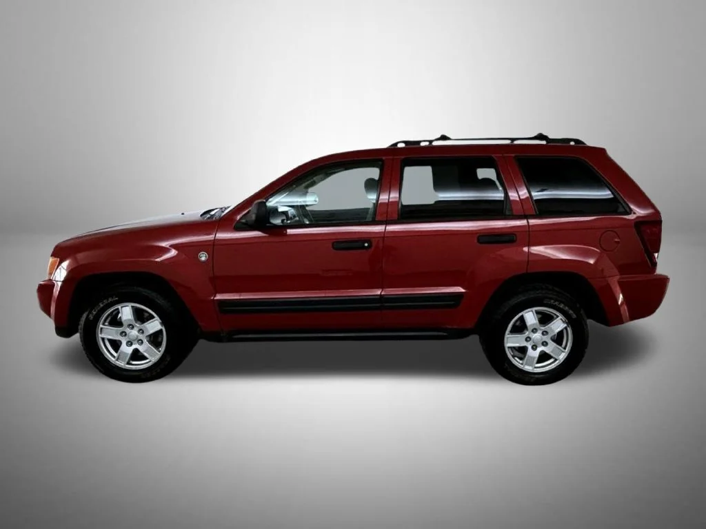 Certified Used 2006 Red Jeep Laredo image 8