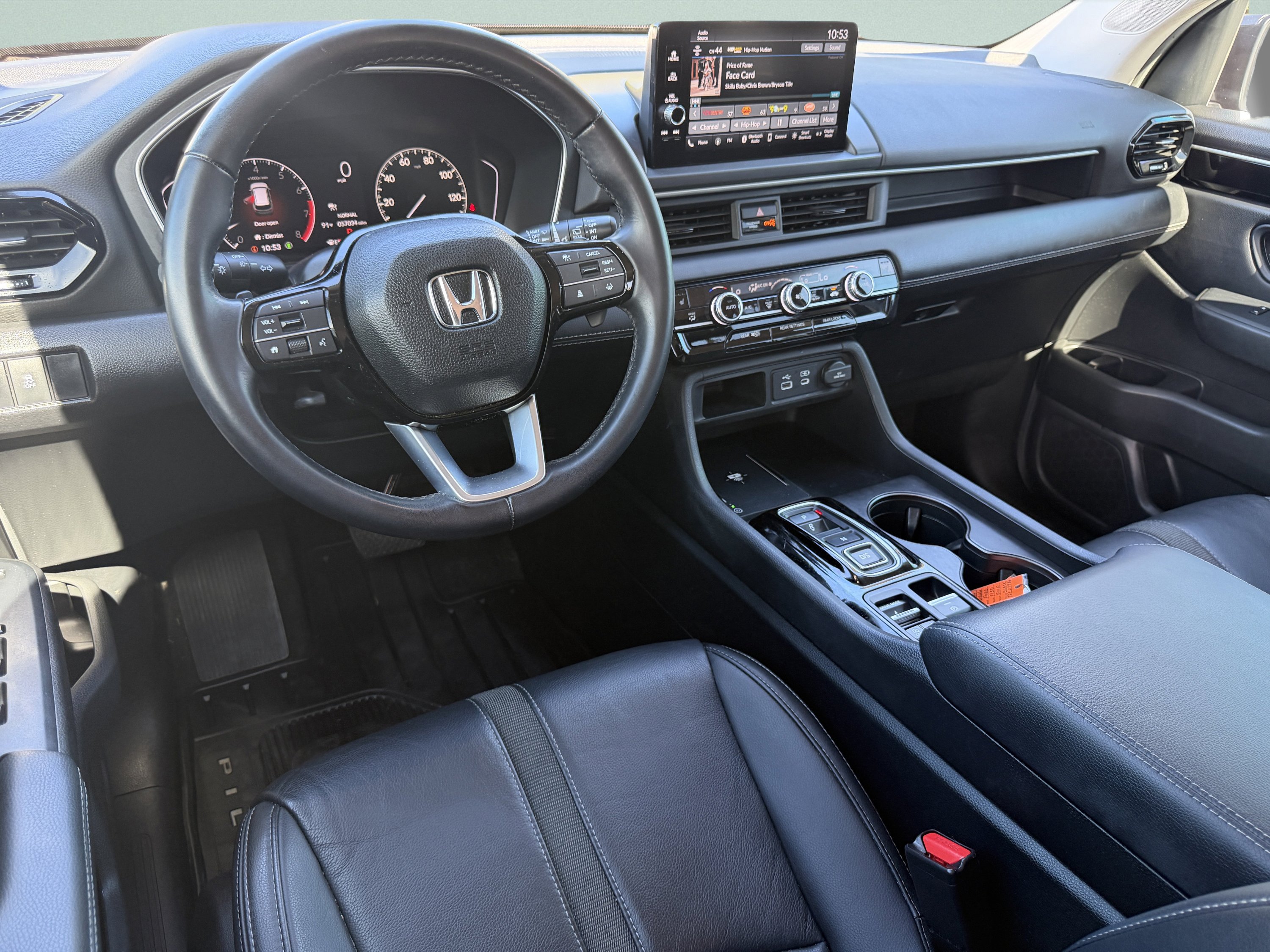 Used 2024 Sonic Gray Pearl Honda EX-L 8 Passenger image 26