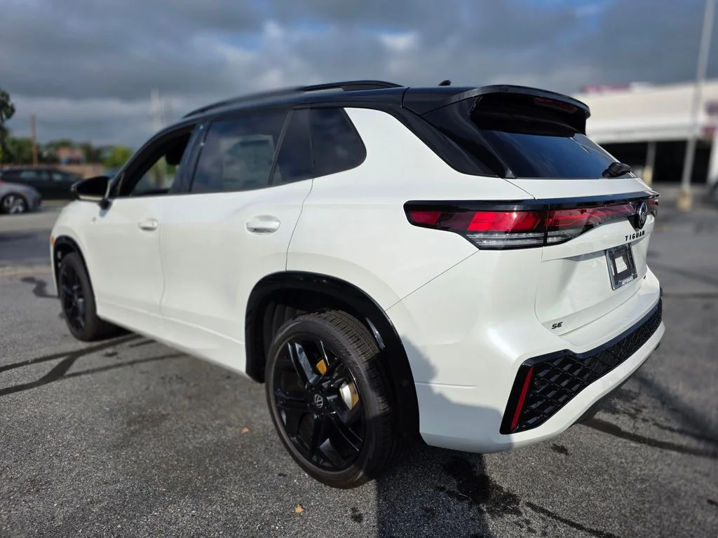 New 2026 Opal White w/Deep Black Roof Volkswagen 2.0T SE R-Line Black image 7