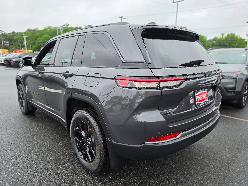 New 2026 Baltic Gray Metallic Clear-Coat Exterior Paint Jeep Altitude image 10
