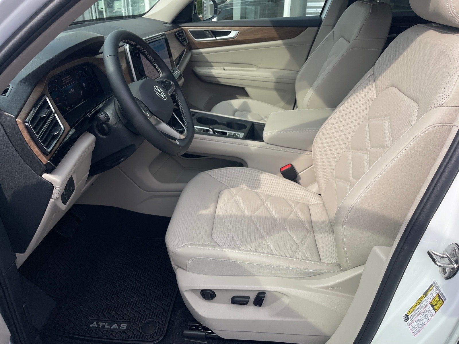 2026 Volkswagen Atlas SE - Photo 10