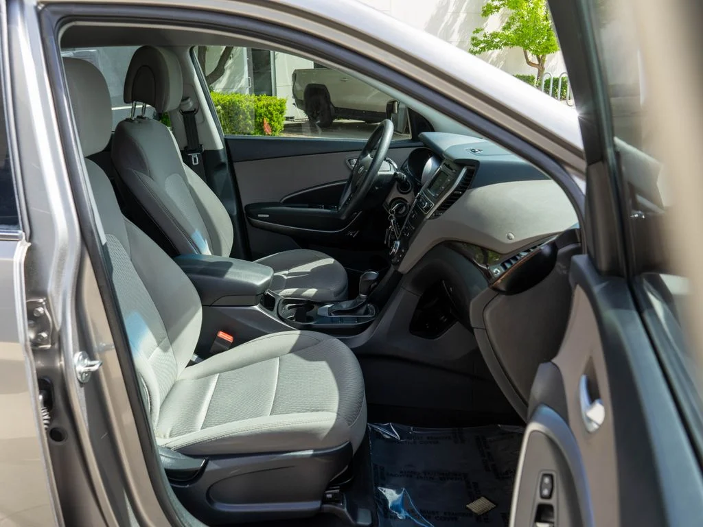 Used 2018 Gray Hyundai 2.4 Base image 10