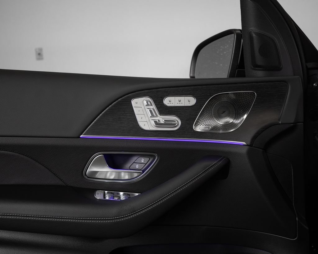New 2026 MANUFAKTUR Silicon Grey Mercedes-Benz GLE 350 image 6