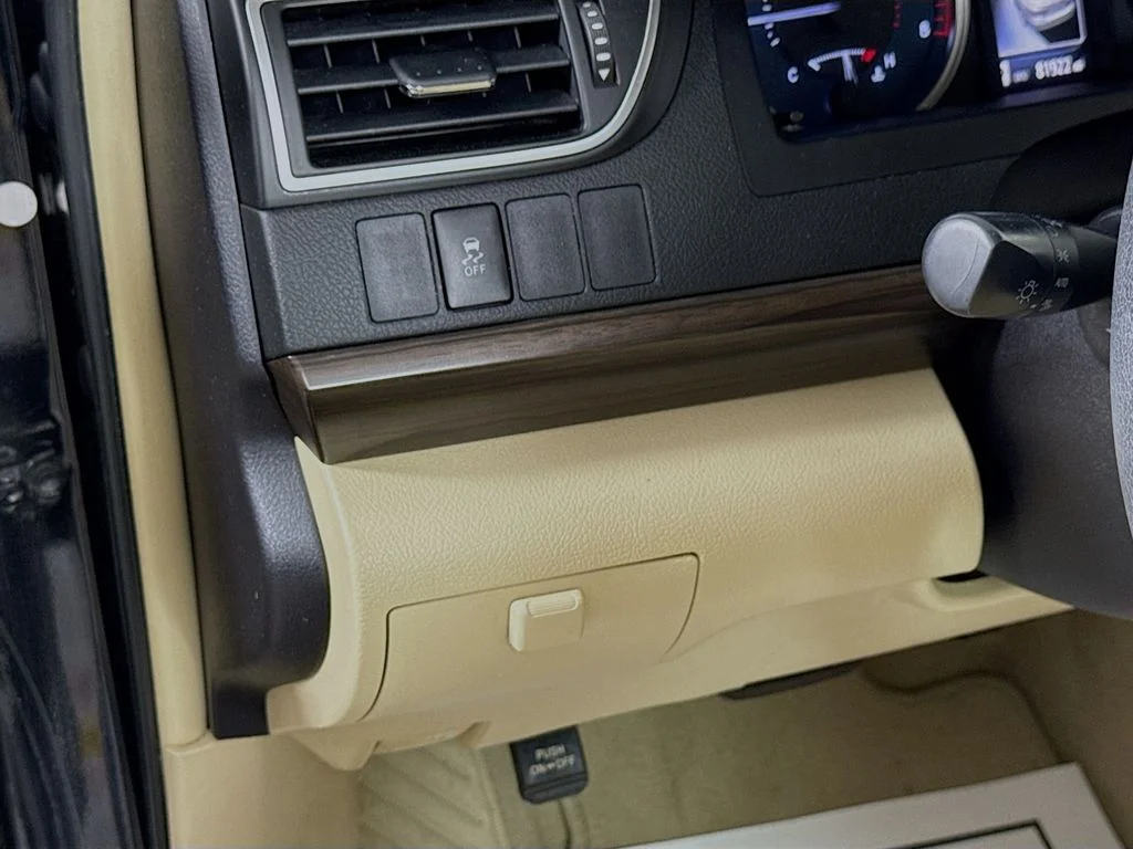 Used 2015 Black Toyota  image 10