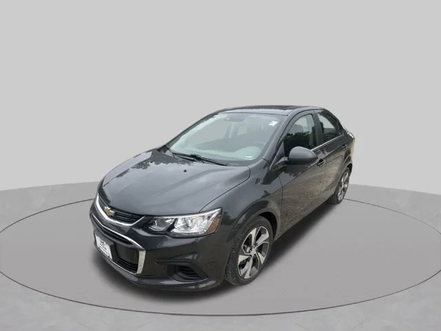 Used 2018 Gray Chevrolet LT image 1