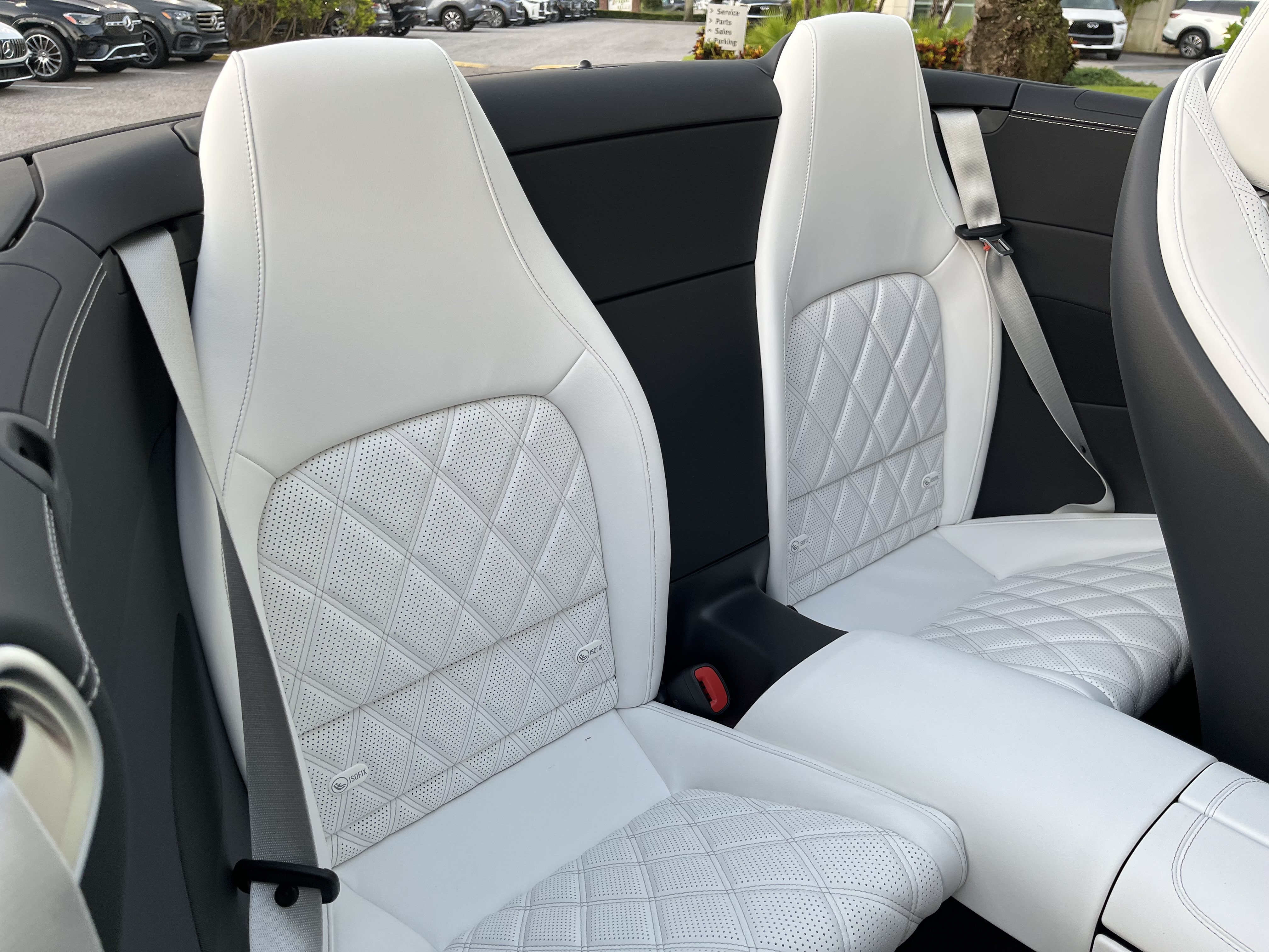 New 2026 MANUFAKTUR Starling Blue Magno Mercedes-Benz AMG® SL 43 image 21