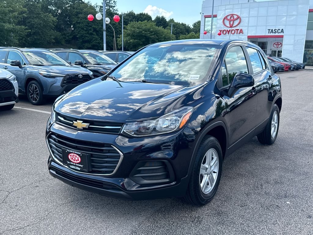 Used 2021 Blue Chevrolet LS image 3