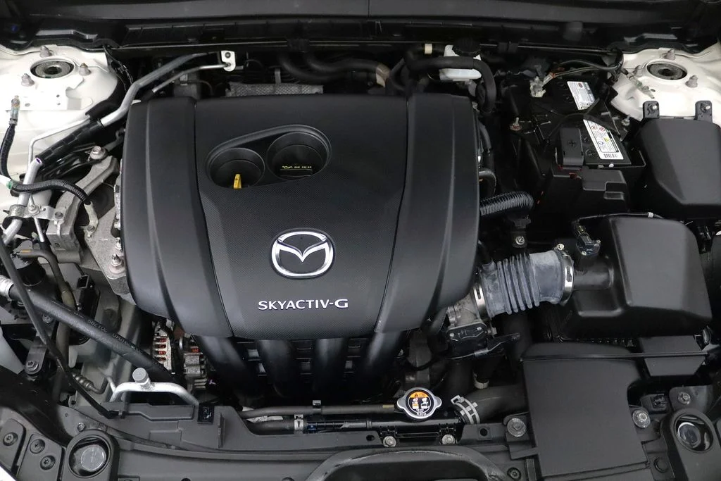 Used 2021 White Mazda 2.5 S image 28