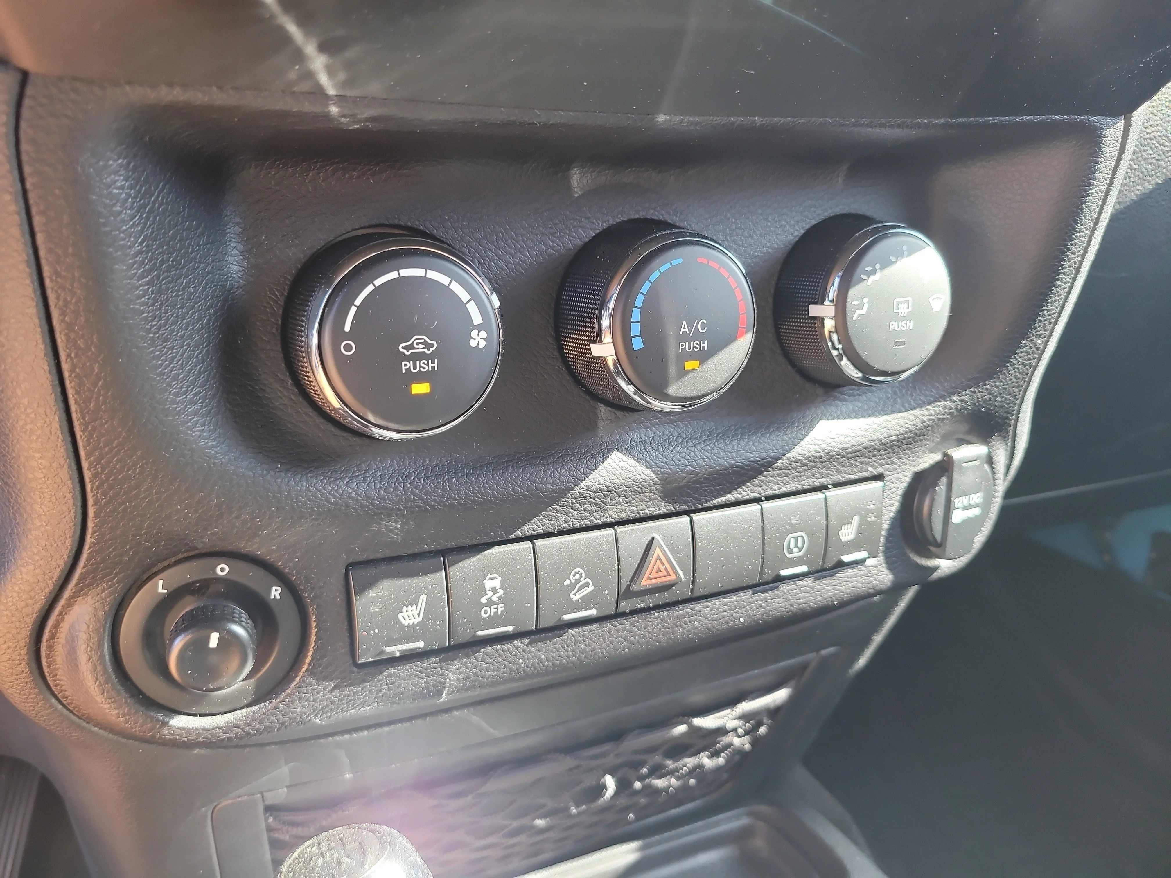 Used 2017 Chief Clearcoat Jeep Chief Edition image 22