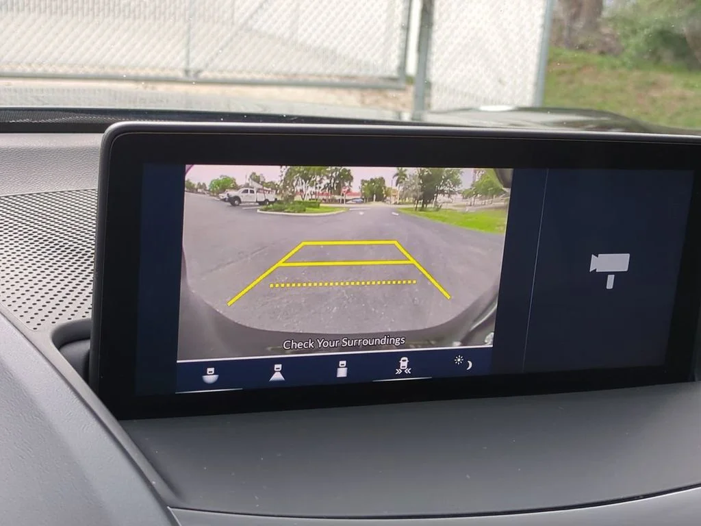 Used 2024  Acura Base image 21