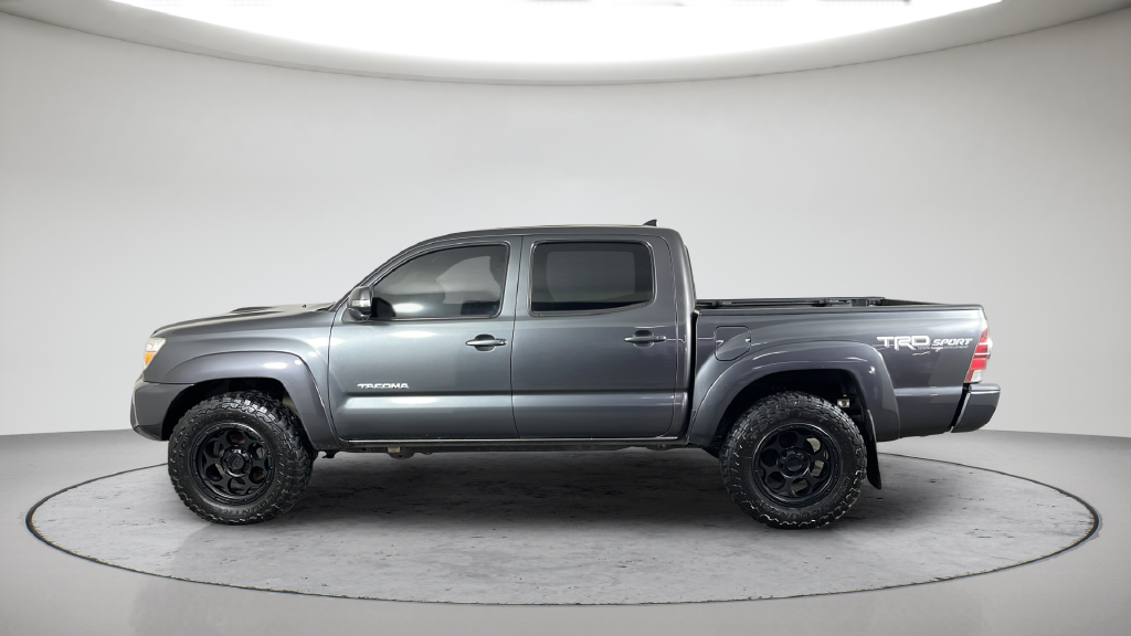 Used 2015 Gray Toyota Base image 12