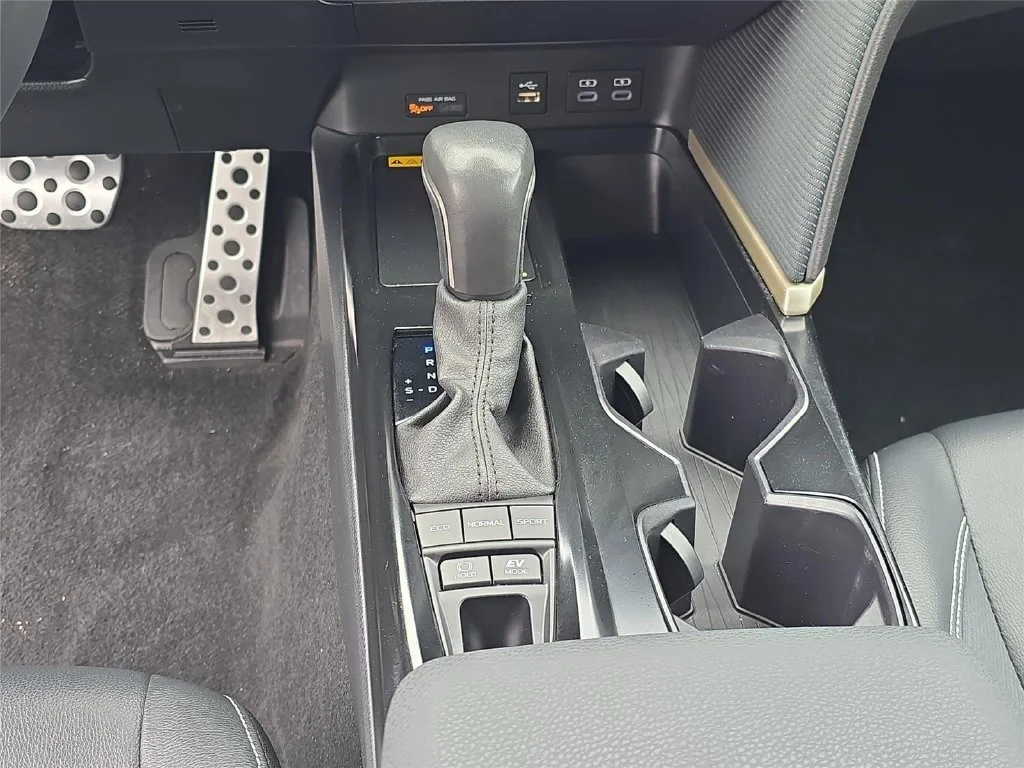 Used 2025 Heavy Metal Toyota LE image 18