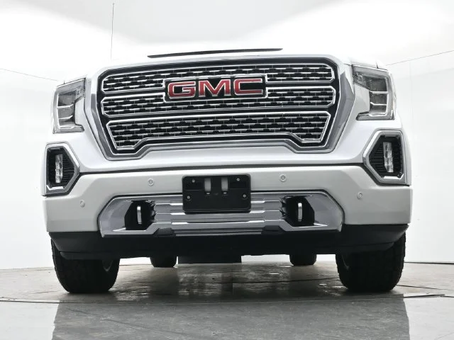Used 2019 WHITE FROST TRICOAT GMC Denali image 25