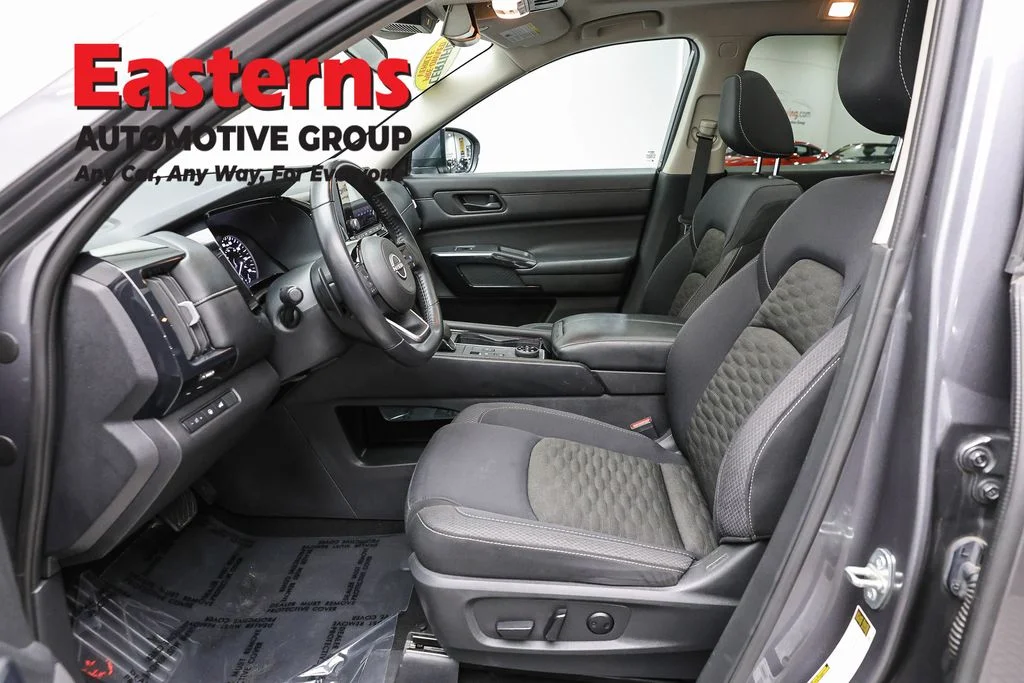 Used 2023 Gray Nissan SV image 14