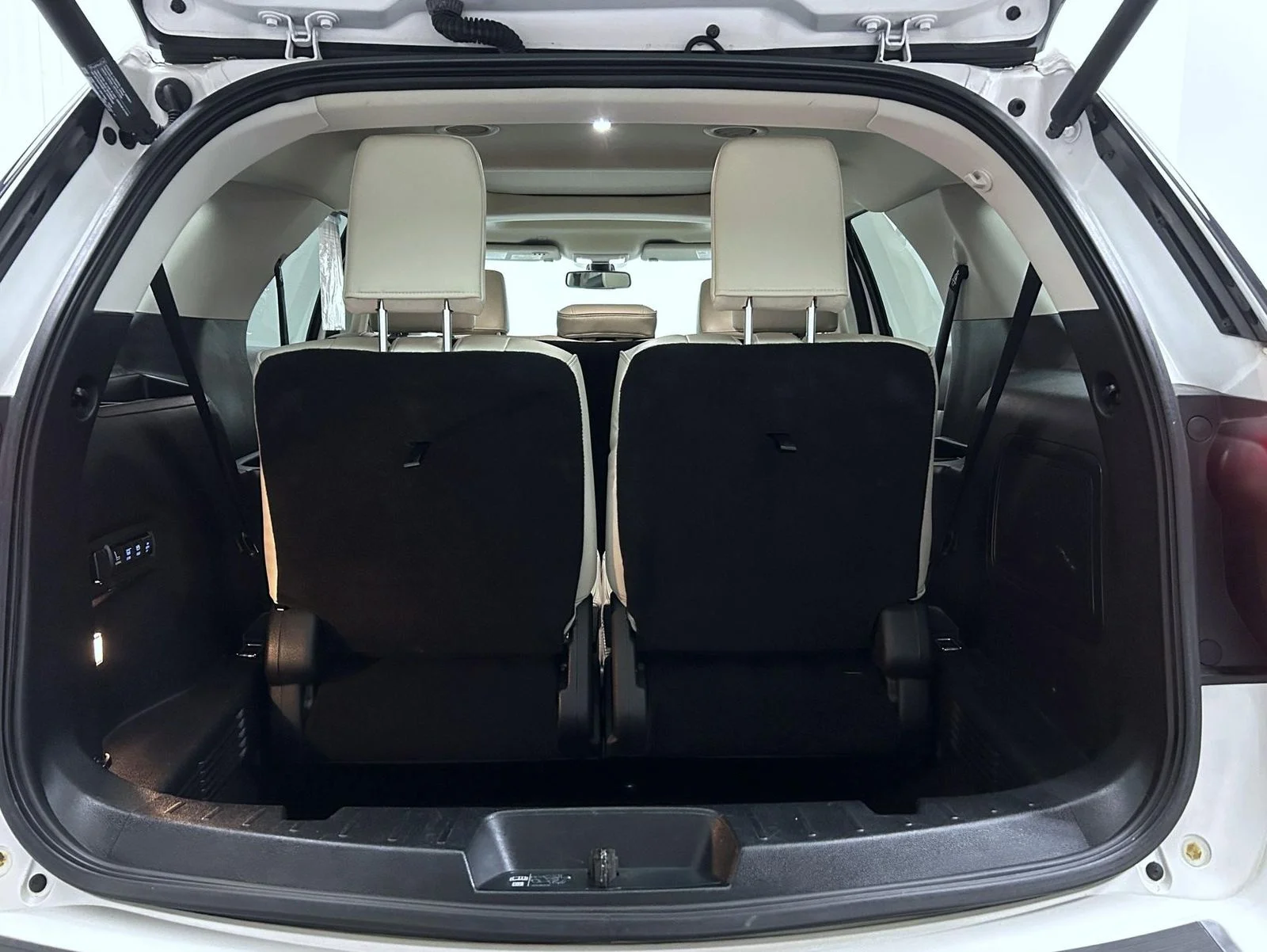 Used 2019 White Ford Limited image 22