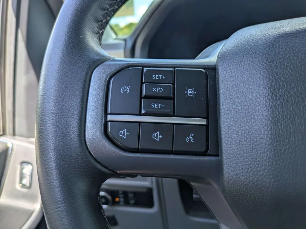Used 2025 Gray Ford XLT image 24